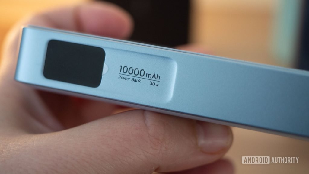 ugreen 10000mah qi2 25w power bank inscription