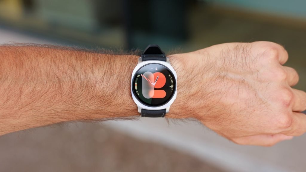 At an unprecedented $100 off, the Samsung Galaxy Watch 8 is an unbeatable holiday bargain right now