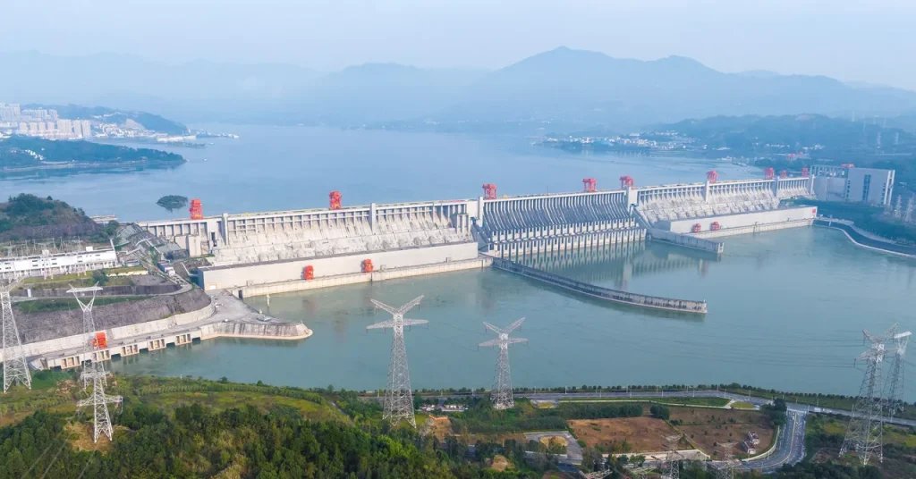 Can a Hydroelectric Dam Really Make the Days Longer? Can a Hydroelectric Dam Really Make the Days Longer?