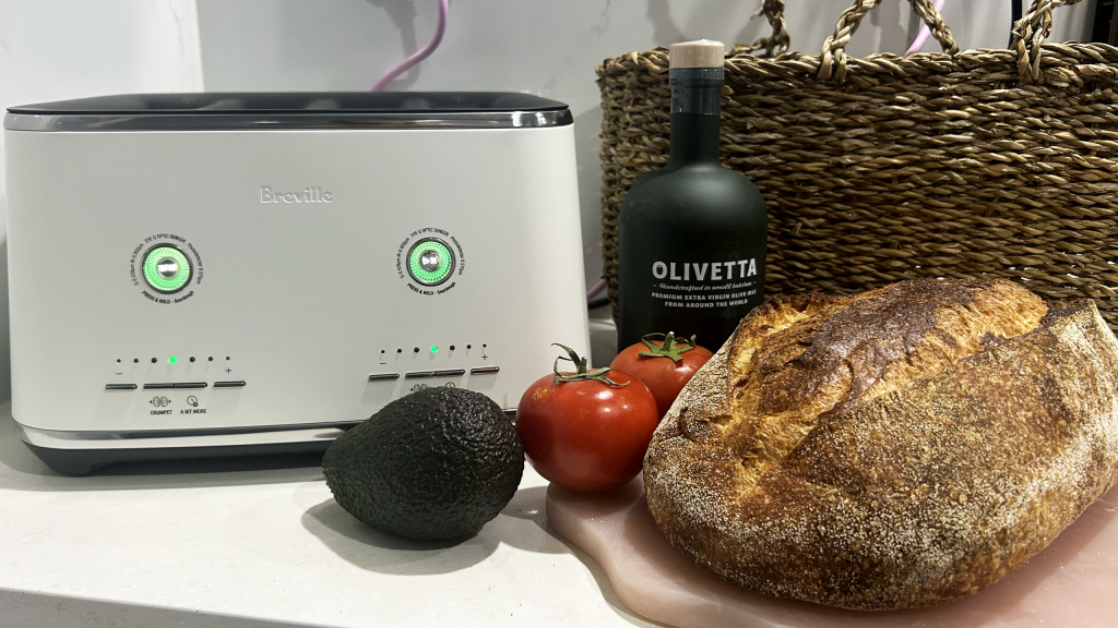 I tried Breville's Eye Q Auto toaster — and its 'shade scanner' really does make burnt toast a thing of the past