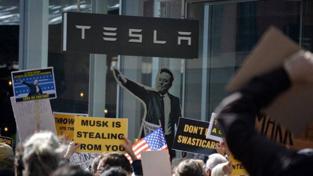 Tesla’s Sales Collapsed Nearly 90 Percent in Some Countries Last Month Tesla's Sales Collapsed Nearly 90 Percent in Some Countries Last Month