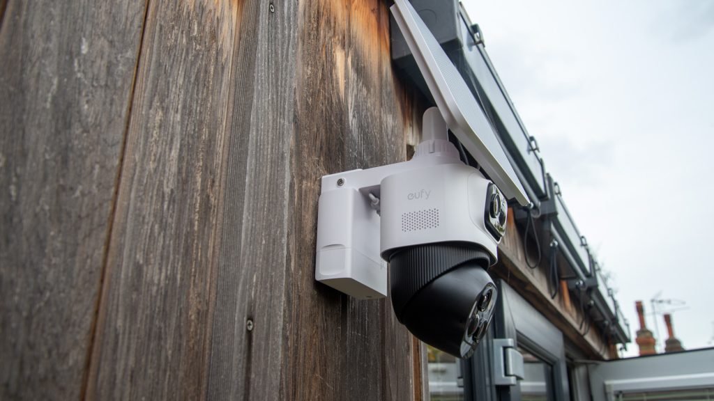 The EufyCam S4 arrives with solar power and 360 tracking