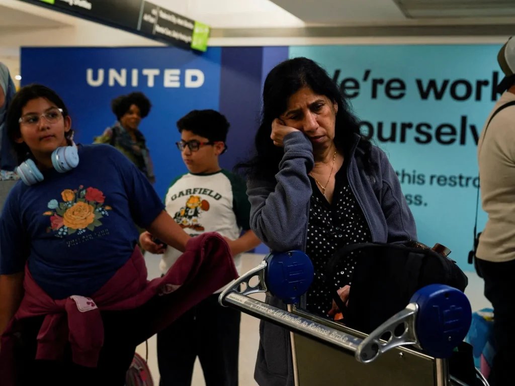 US transport secretary warns of ‘mass chaos’ if gov’t shutdown prolongs | Donald Trump News US transport secretary warns of ‘mass chaos’ if gov’t shutdown prolongs | Donald Trump News