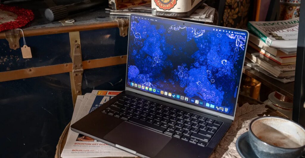 Apple’s touchscreen MacBooks might also have a Dynamic Island