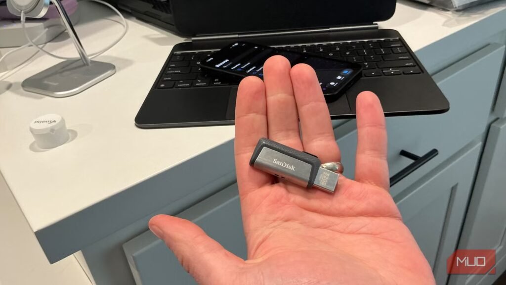 Don’t throw away that old 4GB flash drive — it’s your best security tool Don't throw away that old 4GB flash drive — it's your best security tool