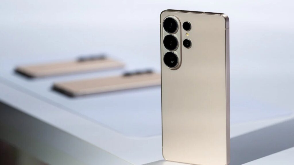 Smartphone Makers Brace for 'Largest Decline Ever' Amid Memory Crunch