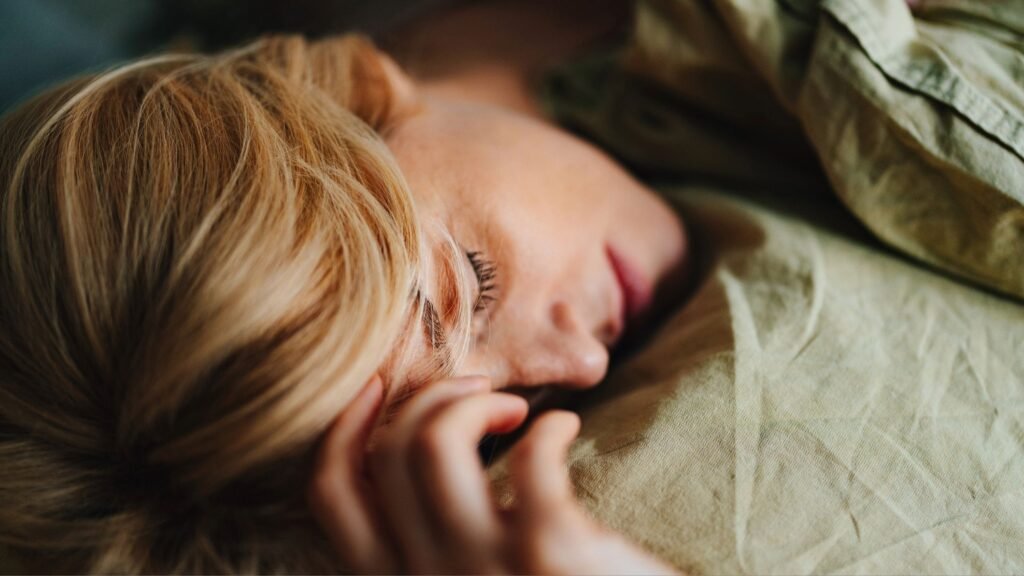 5 Nordic habits to fall asleep fast and stop 3 a.m. wake-ups