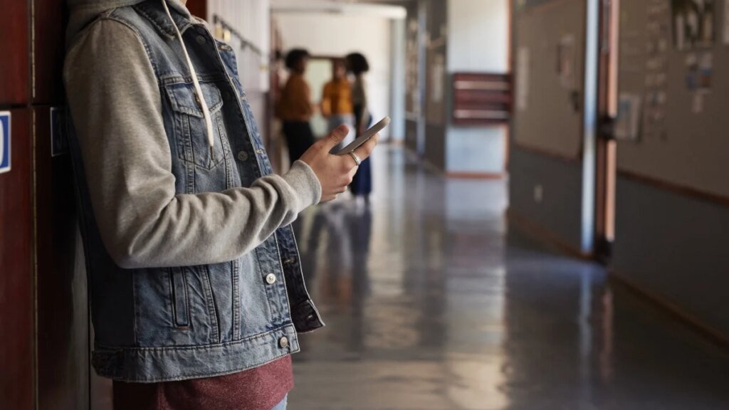 ChatGPT, Meta AI, and Gemini help plan violence, report says