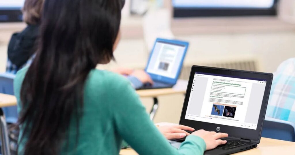 Chromebooks are operating out of favor in US faculties for startling causes Chromebooks are running out of favor in US schools for surprising reasons