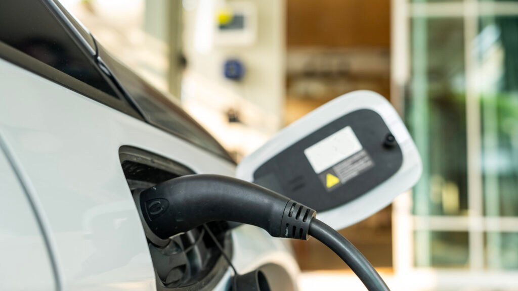 Doubling the voltage: What 800 V architecture really changes in EVs