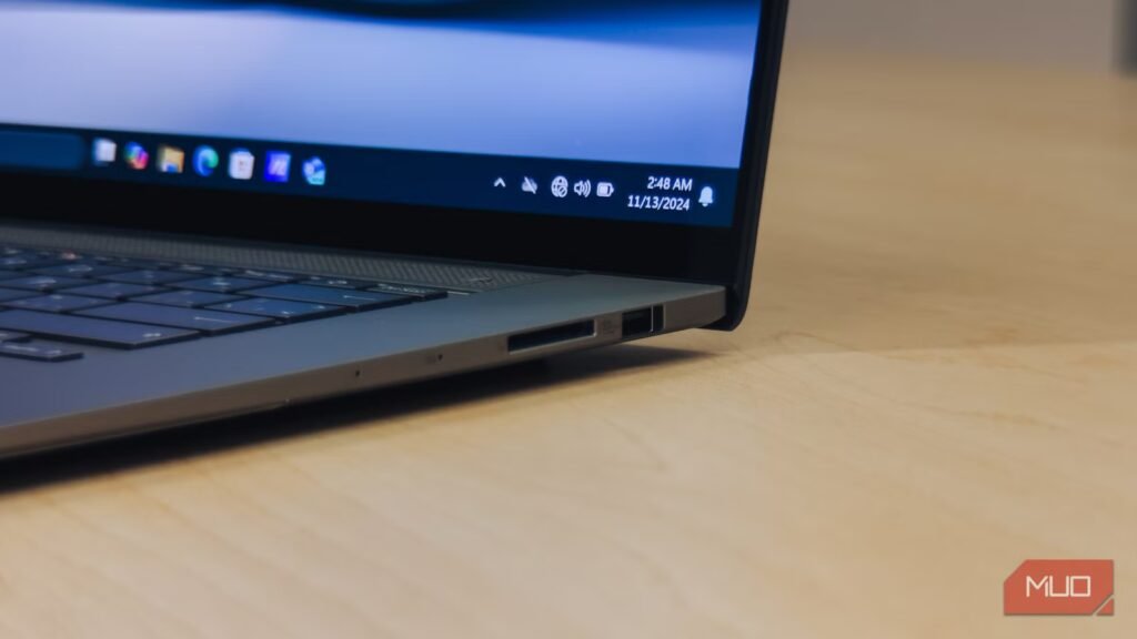 Each time you save a photograph to an SD card, you are slowly destroying it from the within Every time you save a photo to an SD card, you're slowly destroying it from the inside