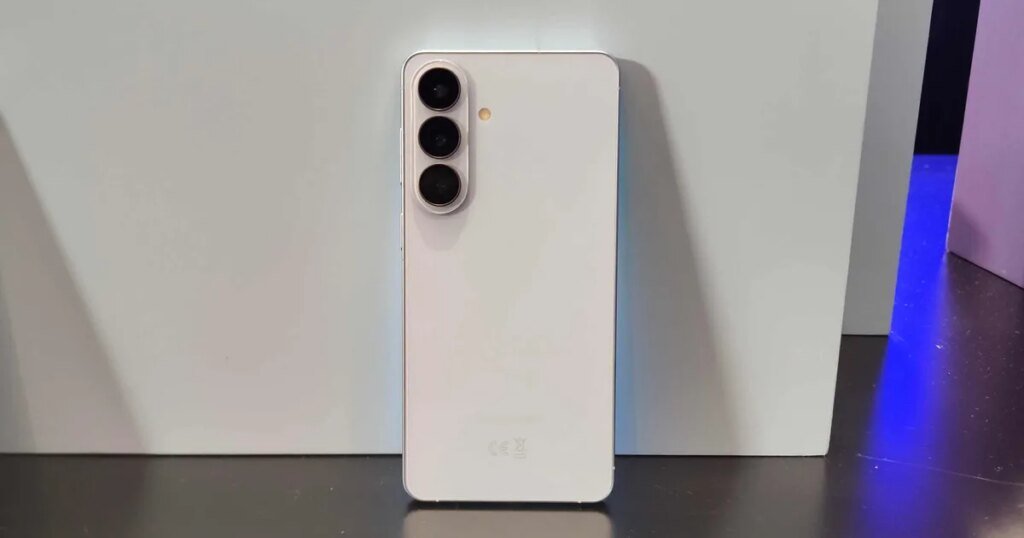 Galaxy S26 battery tests show Qualcomm trim doing far better than Samsung's own chip 