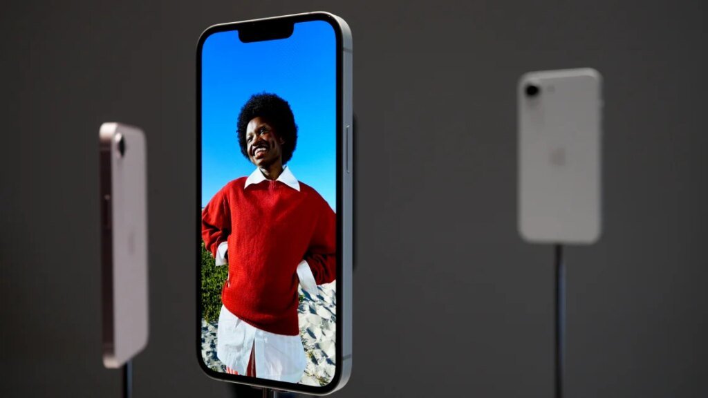 I Got to Check Out the Apple iPhone 17e and It's a Winner