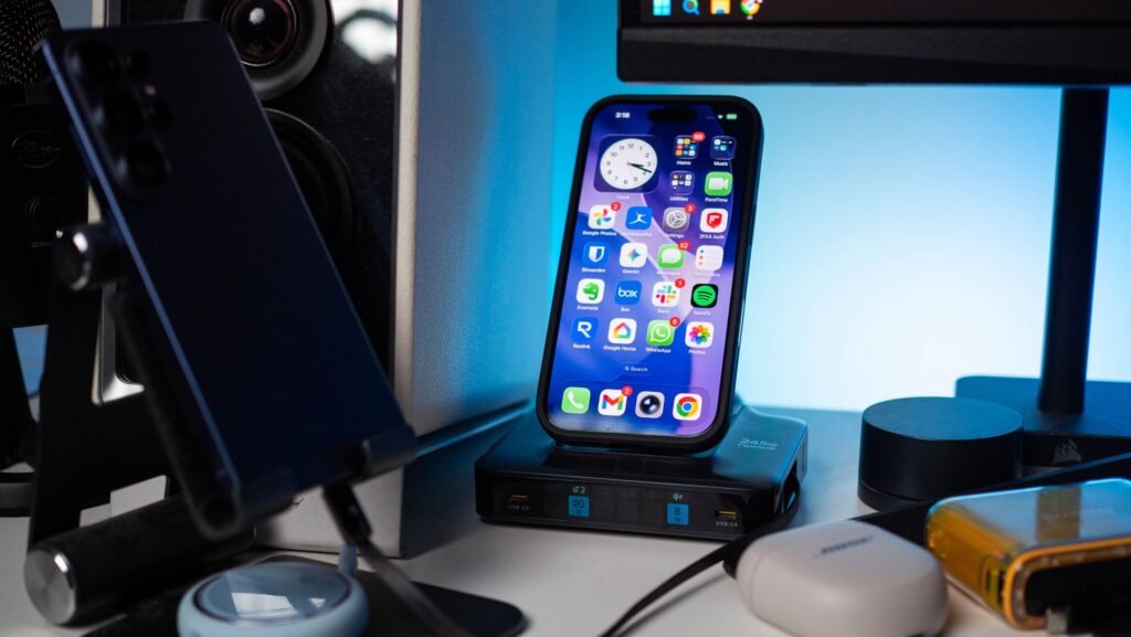 I decluttered my desk with this 6-in-1 245W charger with Qi 2, and it just went on sale