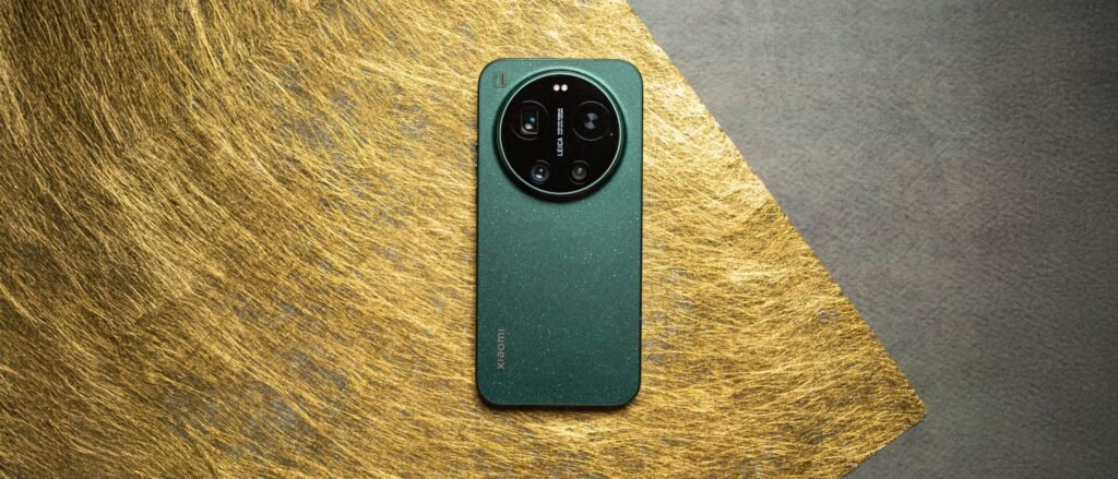 I used the Xiaomi 17 Ultra for two weeks, and it makes the Galaxy S26 Ultra obsolete — this is the flagship camera upgrade you actually deserve