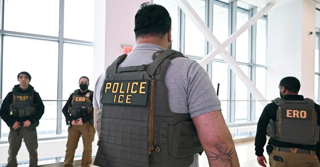 ICE Brokers Frustrate Airport Staff as Shutdown Drags On ICE Agents Frustrate Airport Workers as Shutdown Drags On