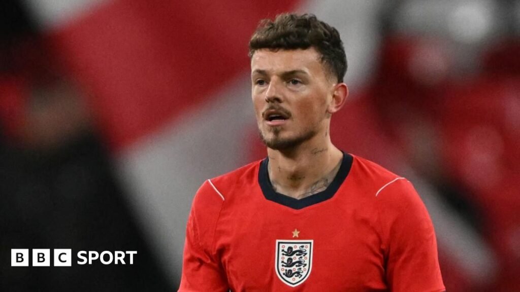 Jordan Henderson: Ben White can have help of England gamers Ben White playing for England at Wembley