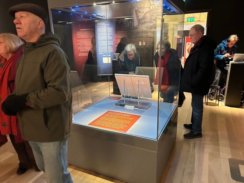 Letter written by Mary, Queen of Scots, prior to beheading draws crowds