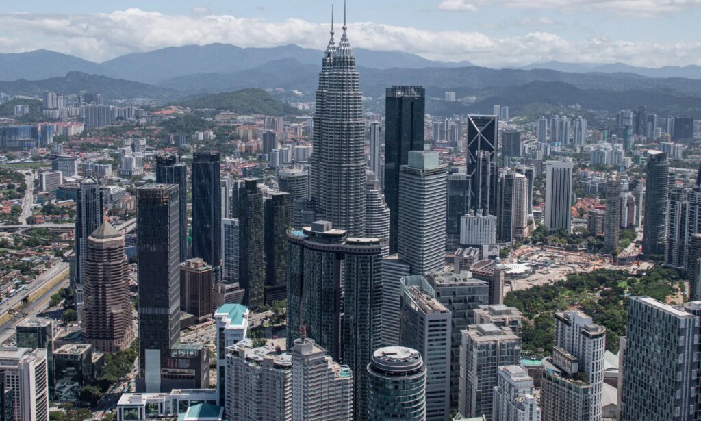 Malaysia strikes to tighten guidelines for expats, elevating fears of expertise flight | Enterprise and Financial system Information Malaysia moves to tighten rules for expats, raising fears of talent flight | Business and Economy News