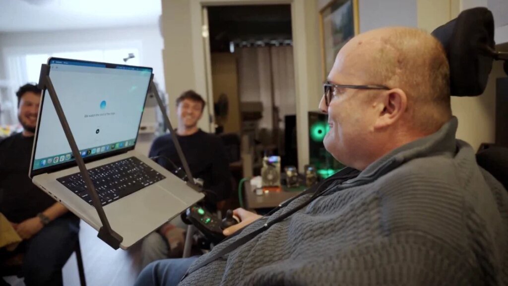 Neuralink's Brain Chip Can Now Translate Brain Activity Into Audible Words