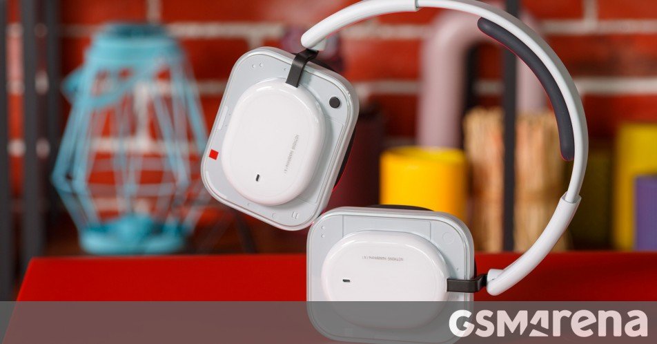 Nothing Headphone (a) unboxing – GSMArena.com information Nothing Headphone (a) unboxing - GSMArena.com news