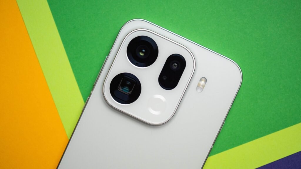 OPPO puts the Find X9 Ultra and 'global' in the same sentence, teases April debut