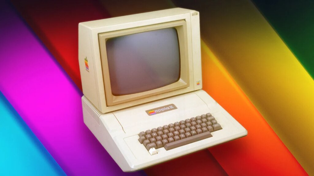 The Machine That Changed Everything: How the Apple II Kickstarted the Personal Computer Era