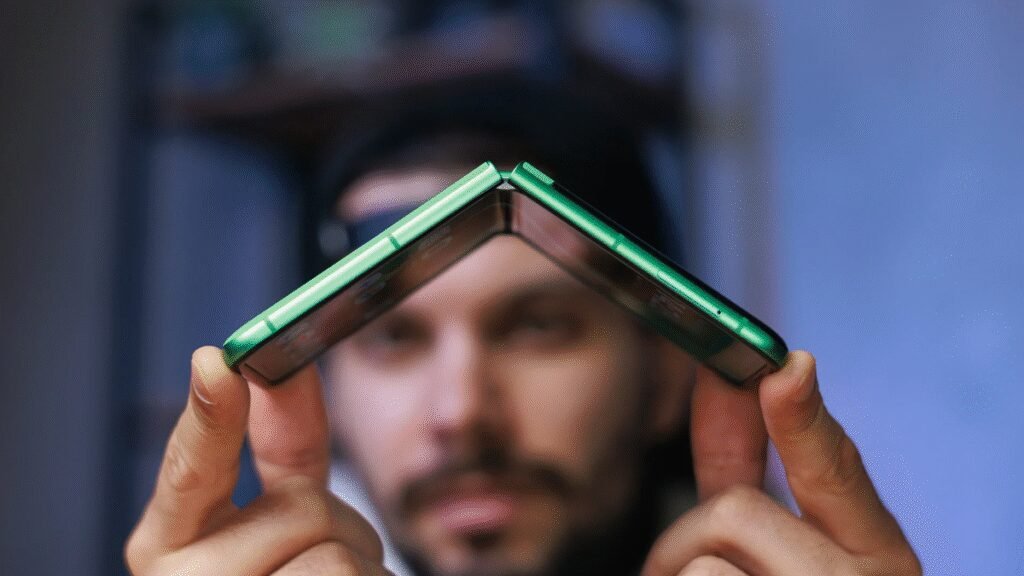 The Razr (2025) simply stole the present at Amazon’s Spring Sale The Razr (2025) just stole the show at Amazon's Spring Sale