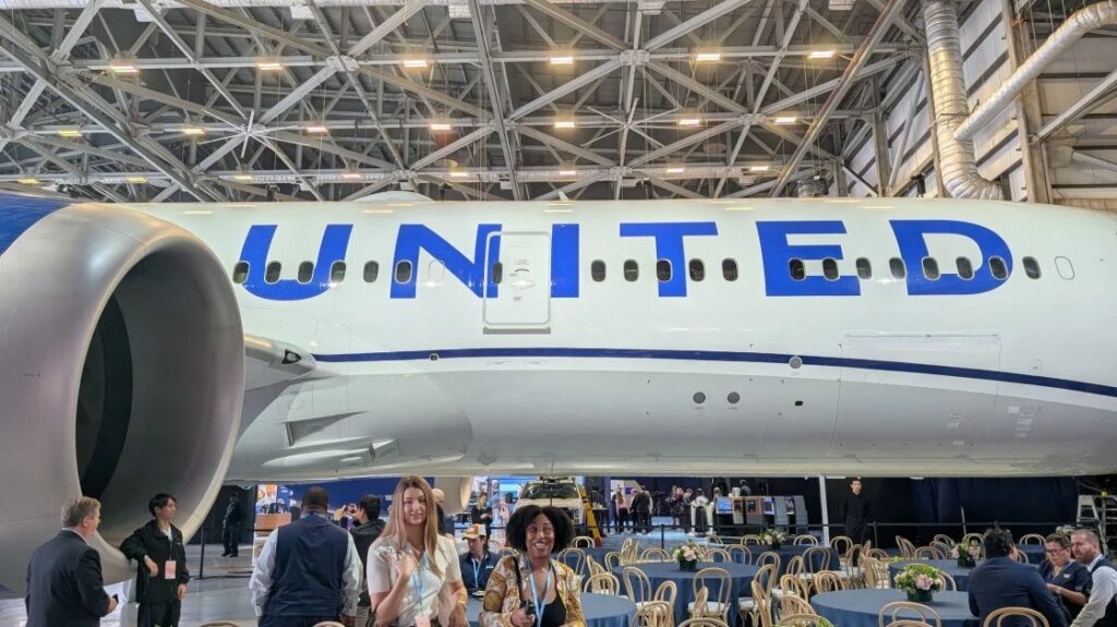 United's New Upgrades Aim to Keep You Online and Fully Charged at 35,000 Feet