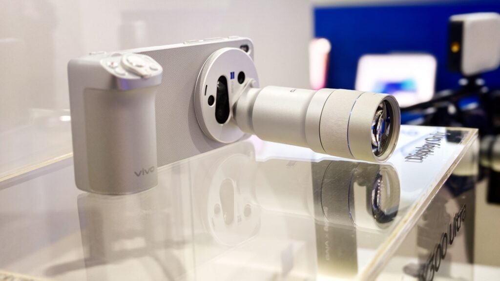 Vivo’s X300 Extremely lands in China, makes the Galaxy S26 Extremely appear like a joke Vivo's X300 Ultra lands in China, makes the Galaxy S26 Ultra look like a joke