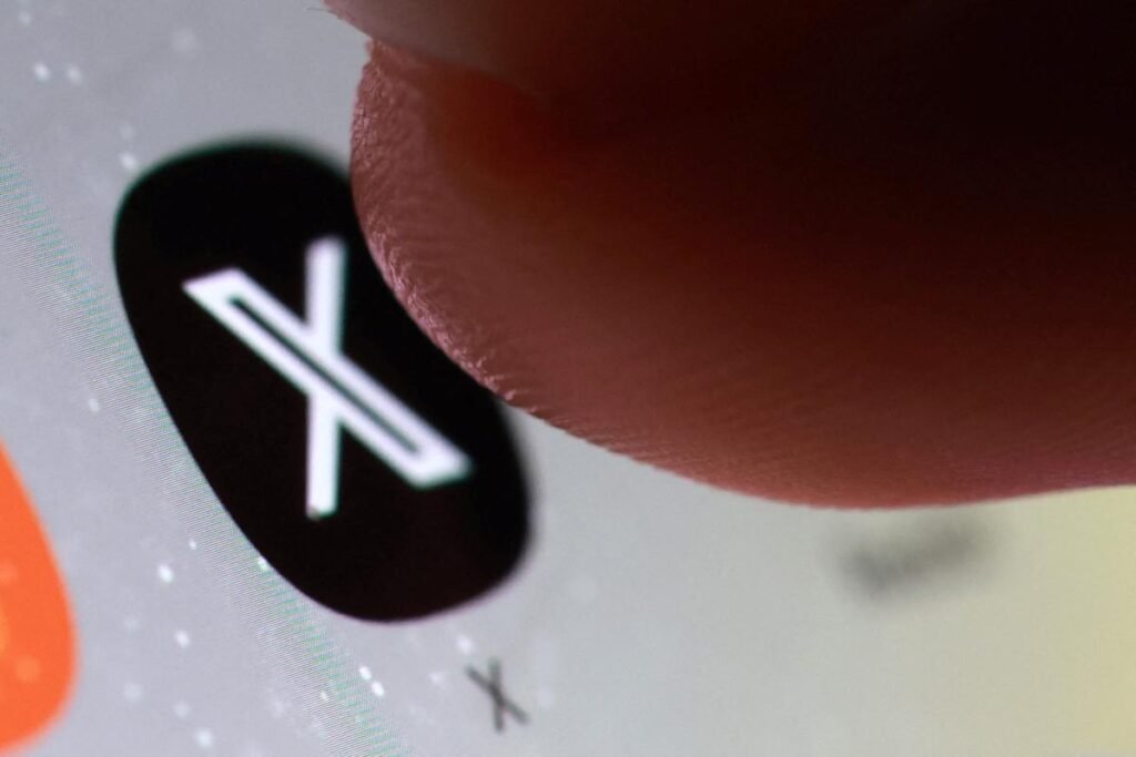 X moves the ashes of Tweetdeck behind its $40 Premium+ subscription