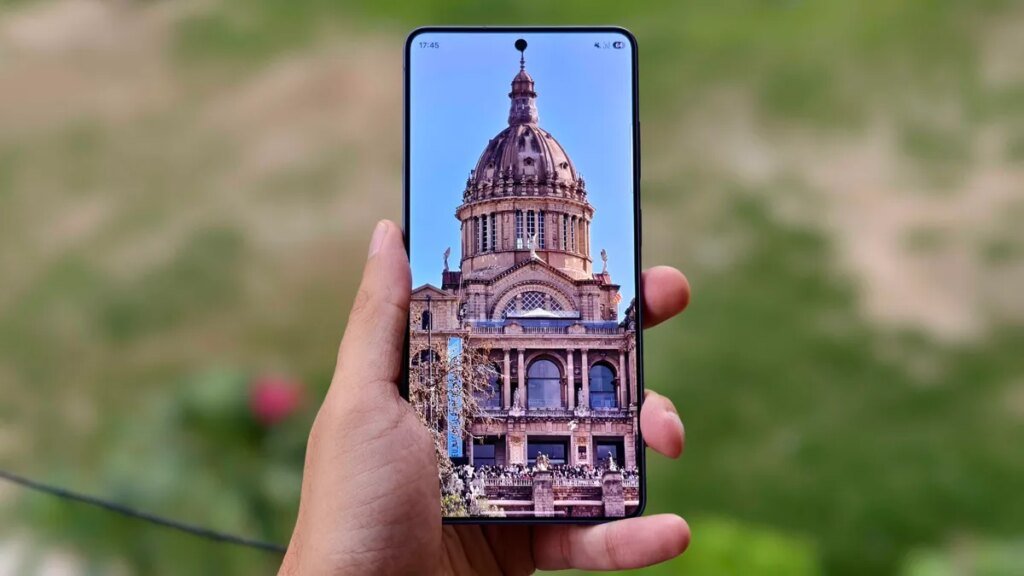 Your Samsung cellphone is getting AirDrop-style sharing with iPhone – these fashions first Your Samsung phone is getting AirDrop-style sharing with iPhone - these models first