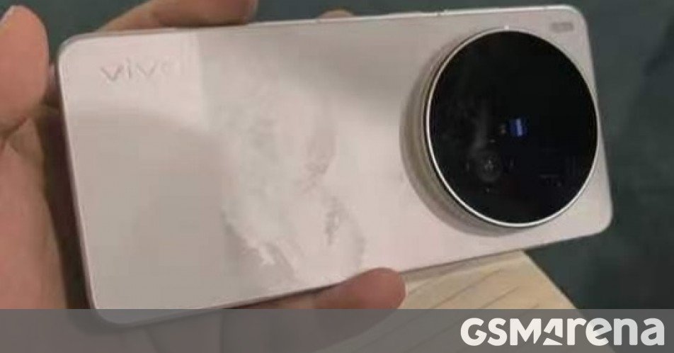 vivo X300 Extremely battery capability and hands-on pictures leaked vivo X300 Ultra battery capacity and hands-on images leaked