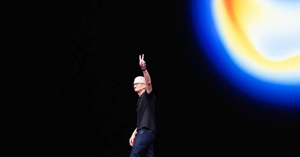 Apple CEO Tim Cook Is Stepping Down
