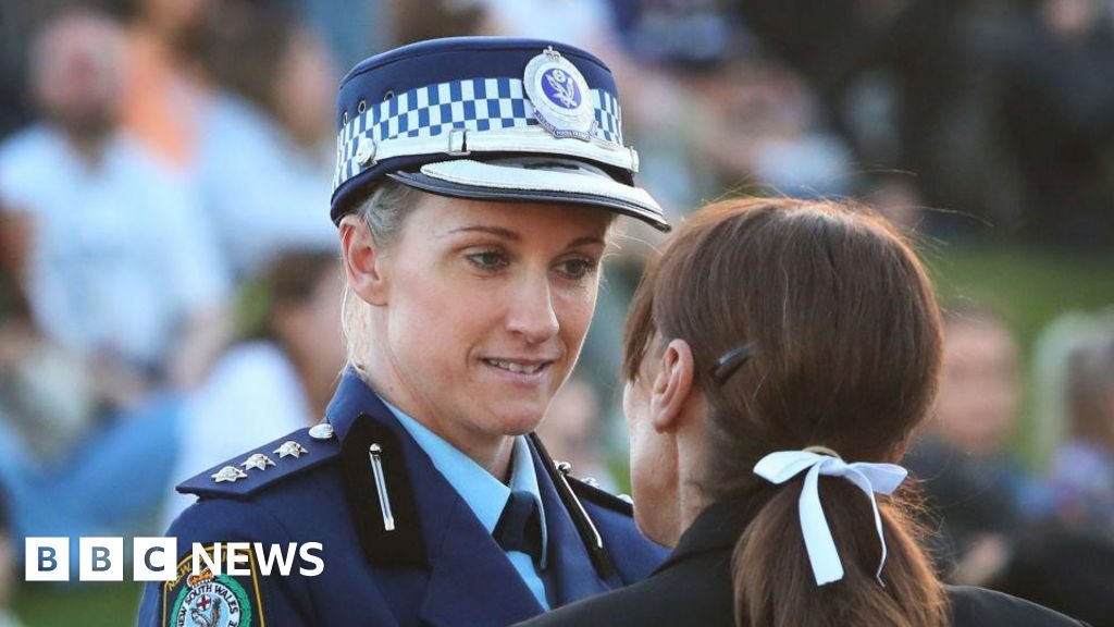 Eight to be awarded for bravery in Bondi Junction stabbing in Sydney Eight to be awarded for bravery in Bondi Junction stabbing in Sydney