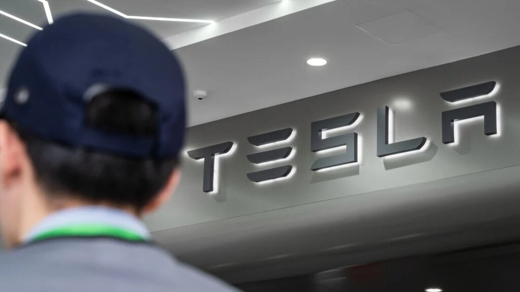 Elon Musk Confirms Millions of Tesla Cars Need New Hardware For Full Self-Driving