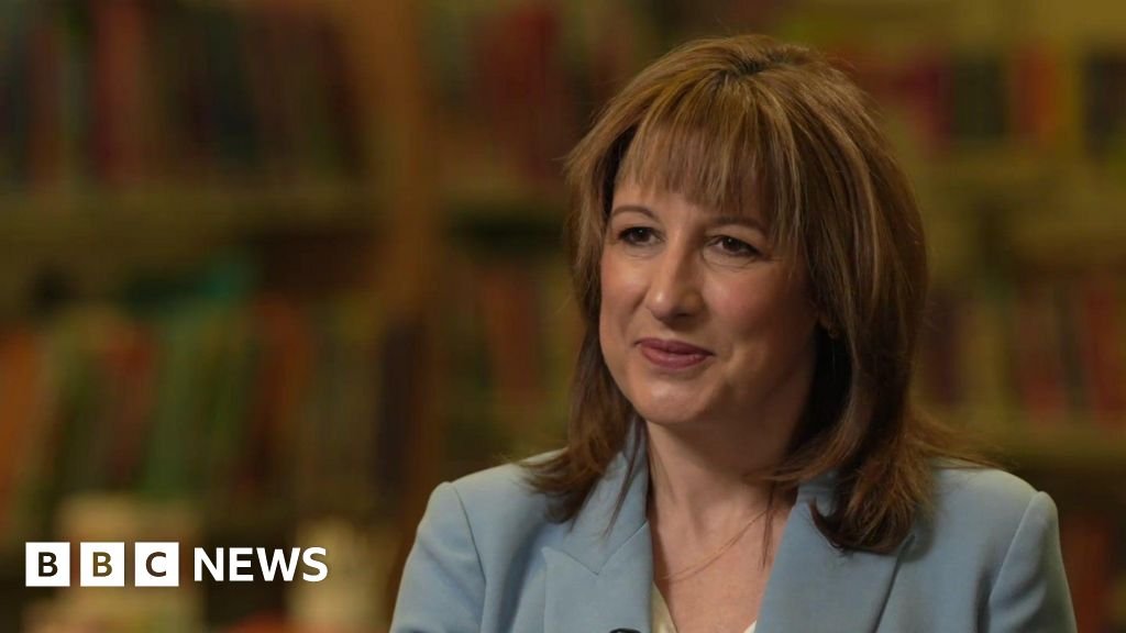 Power invoice assist could be primarily based on family earnings, Reeves says Energy bill support would be based on household income, Reeves says