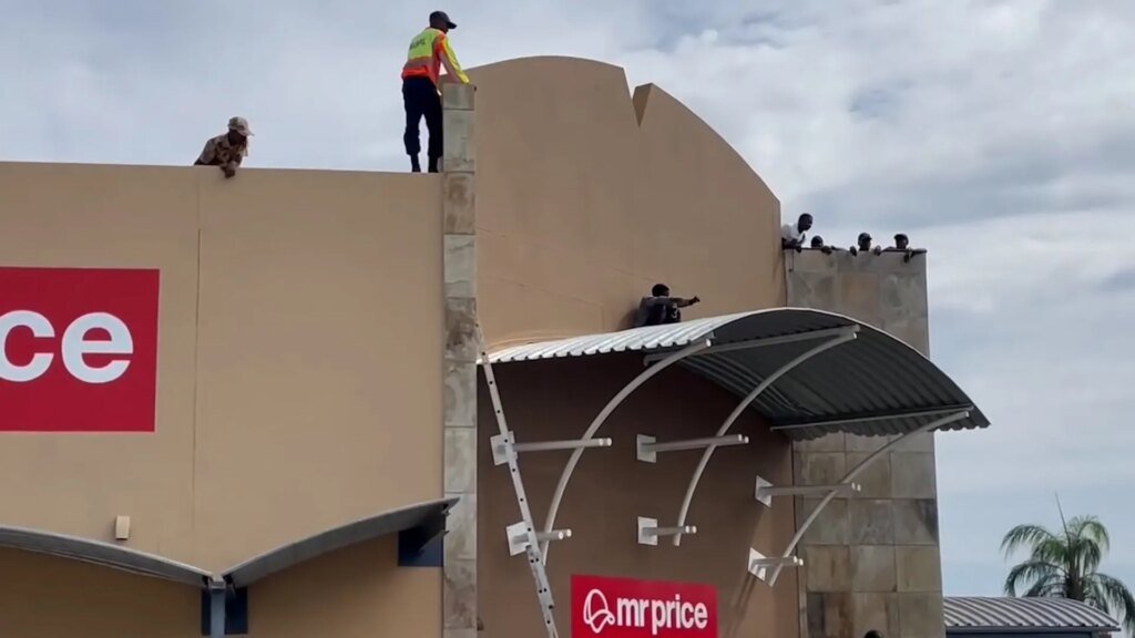 Escaped prisoner hides on shopping centre roof in Namibia | Al Jazeera