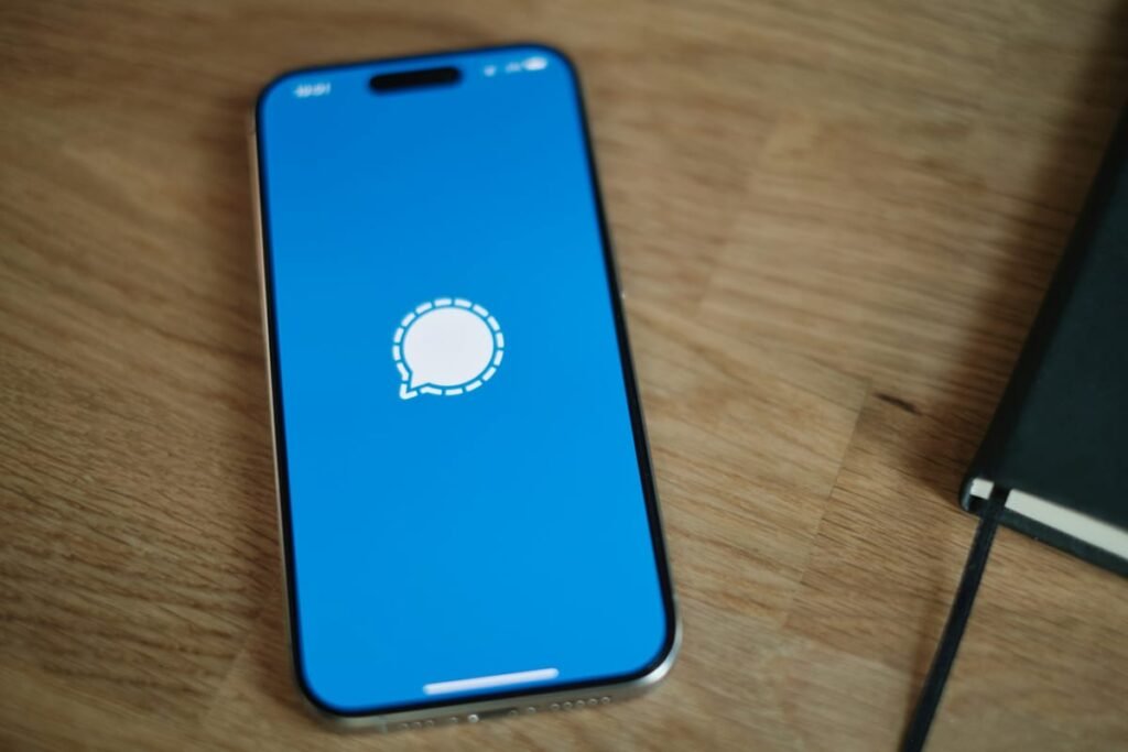 FBI Extracts Suspect’s Deleted Sign Messages Saved in iPhone Notification Database FBI Extracts Suspect’s Deleted Signal Messages Saved in iPhone Notification Database