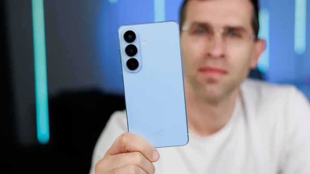 Galaxy S26 plunges to record low price at Amazon and Samsung