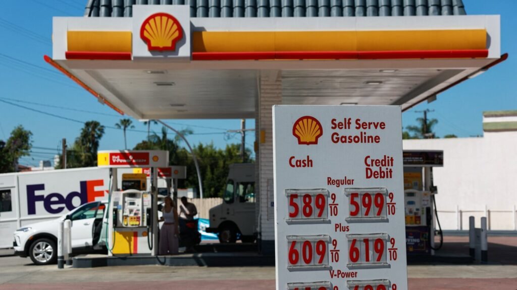 Gasoline prices could drop, following drop in crude oil : NPR