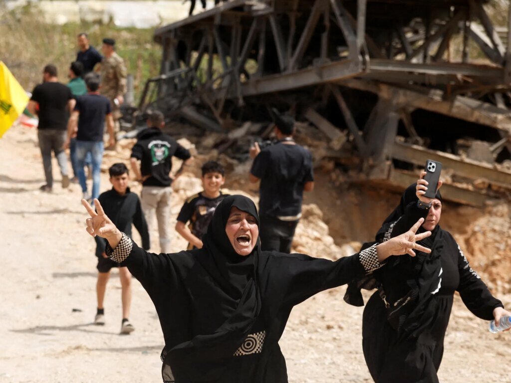 Lebanese return to devastated south as fragile 10-day truce takes hold | Israel attacks Lebanon News