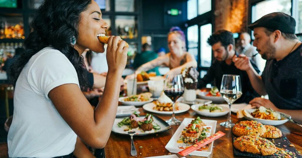 Eating places are forcing us to place telephones away, and I’m not complaining Restaurants are forcing us to put phones away, and I’m not complaining