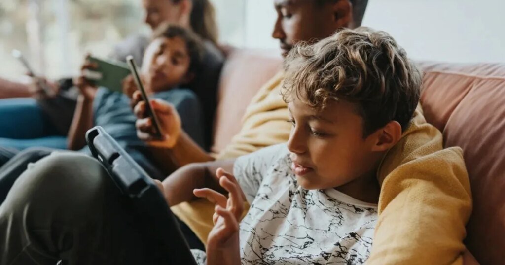 Roblox boosts youngster security with new account sorts limiting chat and sport entry Roblox boosts child safety with new account types limiting chat and game access