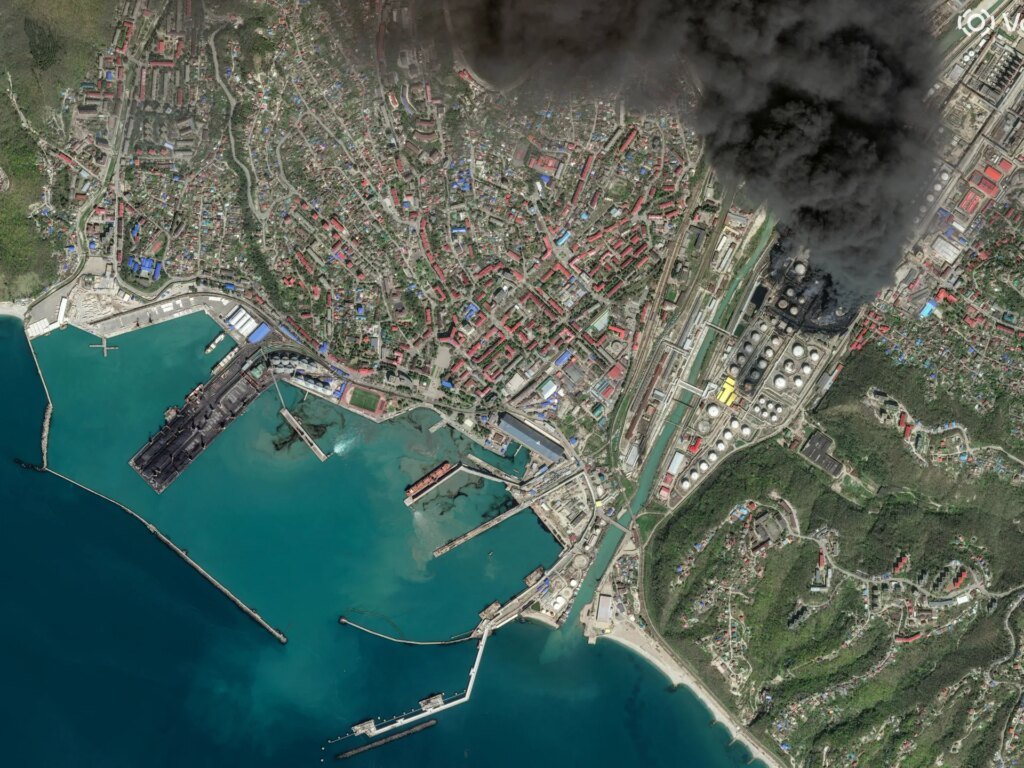 Russian oil exports slump as Ukraine hammers ports and refineries | Russia-Ukraine war News