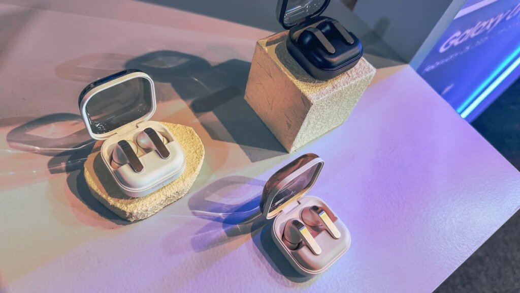 Samsung Galaxy Buds Able: Clip-style open earbuds are likely on the horizon