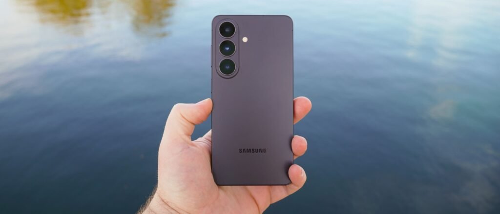 Samsung Galaxy S26 evaluation: Greater display screen, smaller upgrades Samsung Galaxy S26 review: Bigger screen, smaller upgrades