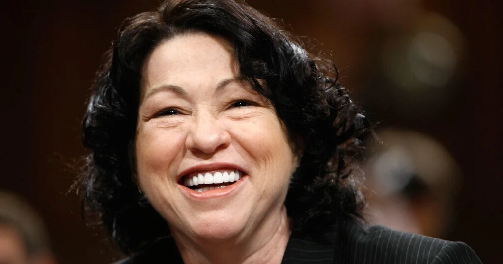 Sotomayor apologizes for criticizing Kavanaugh over ICE arrests, in uncommon public Supreme Court docket conflict Sotomayor apologizes for criticizing Kavanaugh over ICE arrests, in rare public Supreme Court clash