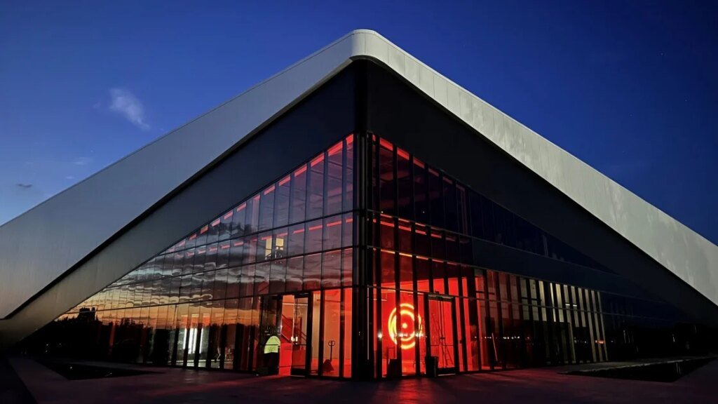 SpaceX Preps Next-Gen Gateway to Accelerate Starlink Speeds