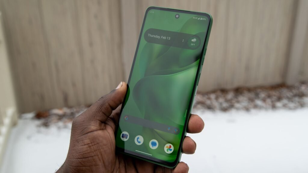 The Moto G Power (2025) is a solid budget phone with a few surprises — and it's FREE at Straight Talk Wireless